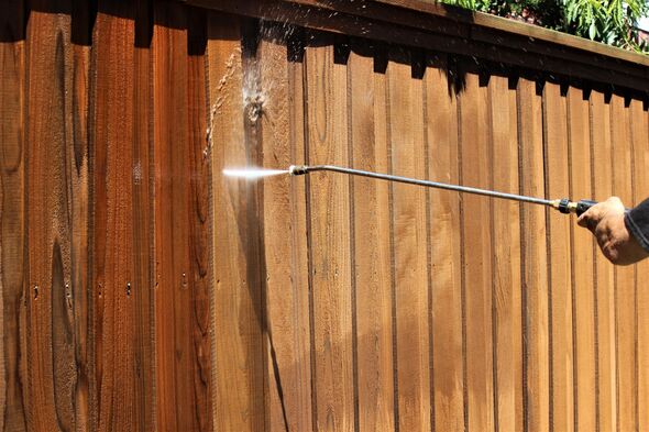 Fence Cleaning Sevices
