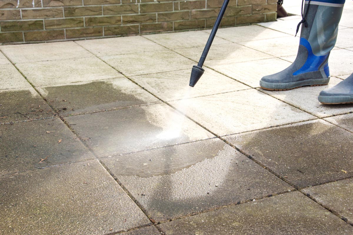 Outdoor tile pressure cleaning