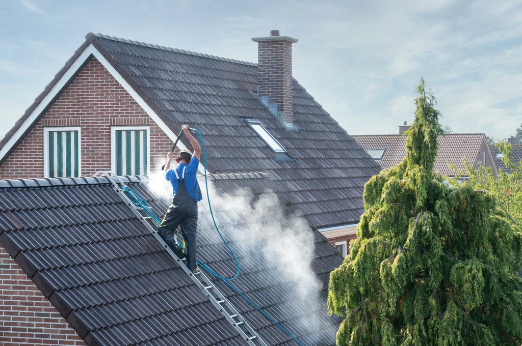 Roof pressure cleaning