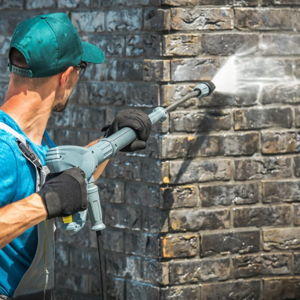 Wall pressure cleaning